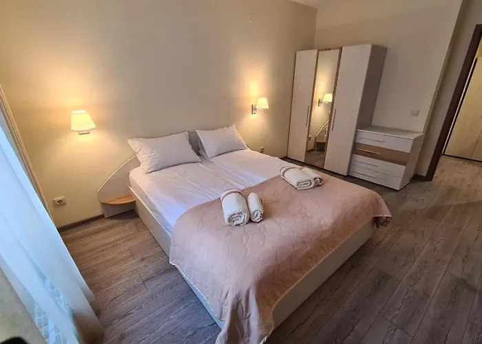 Forest Apartment/ Park * Borowec