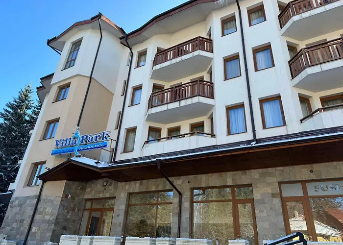 Forest Apartment/ Park